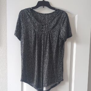 Women's Black and White Patterned Top